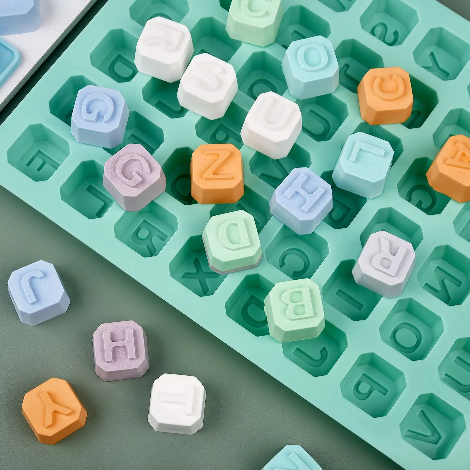 Molde de silicone com 48 letra - Natural Making Soap avaliação e preço